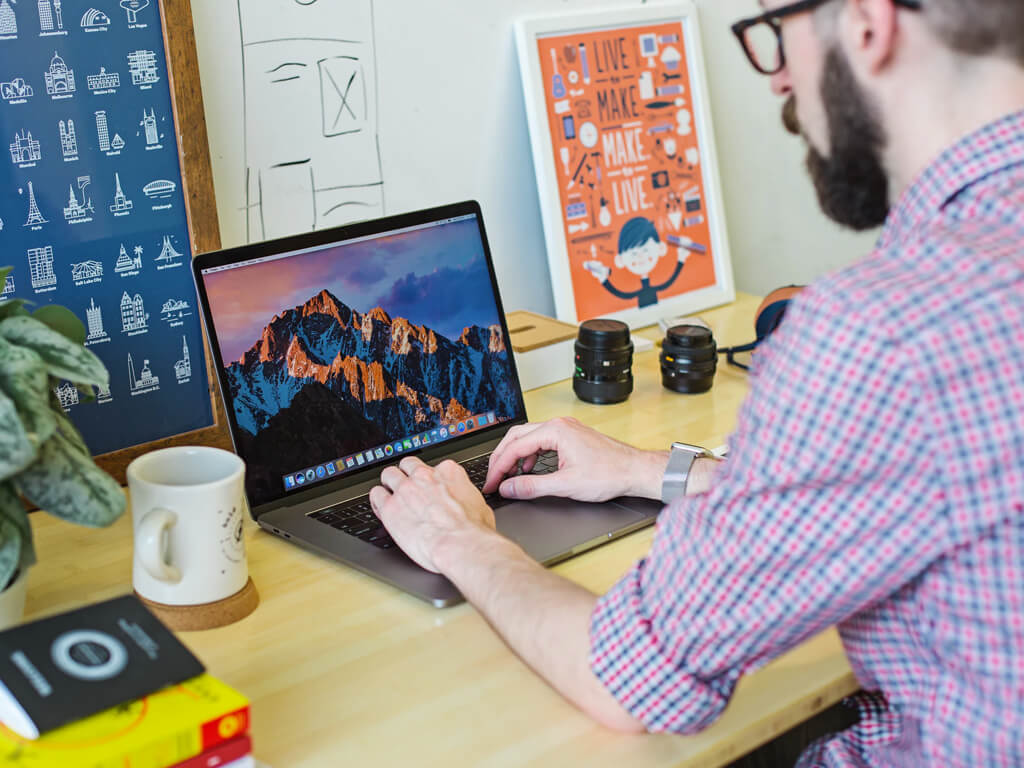 Cover image for "How to Choose a Mobile App Growth Agency"